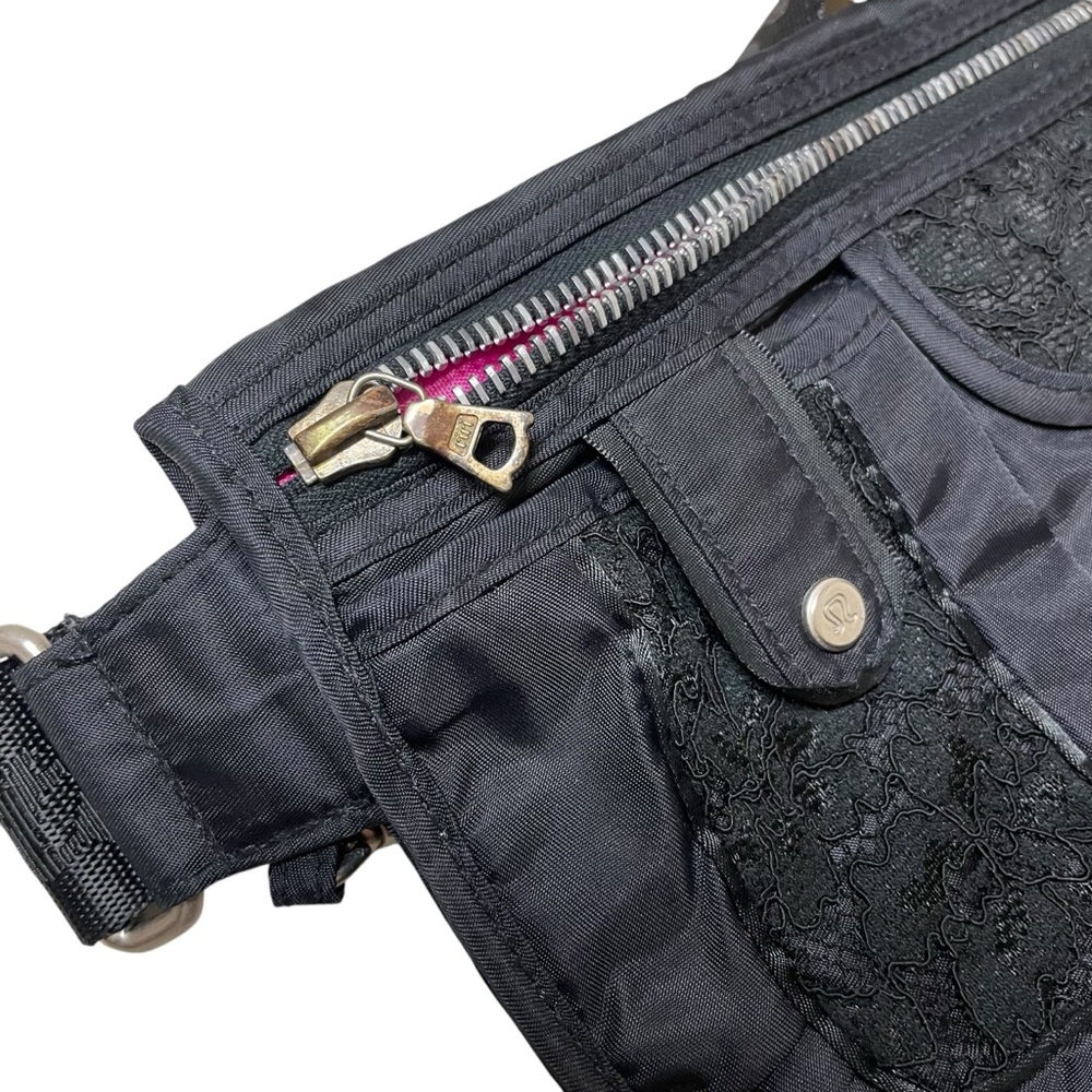 Lululemon Travel Walker Pooch Fanny Pack - Picture 4 of 10